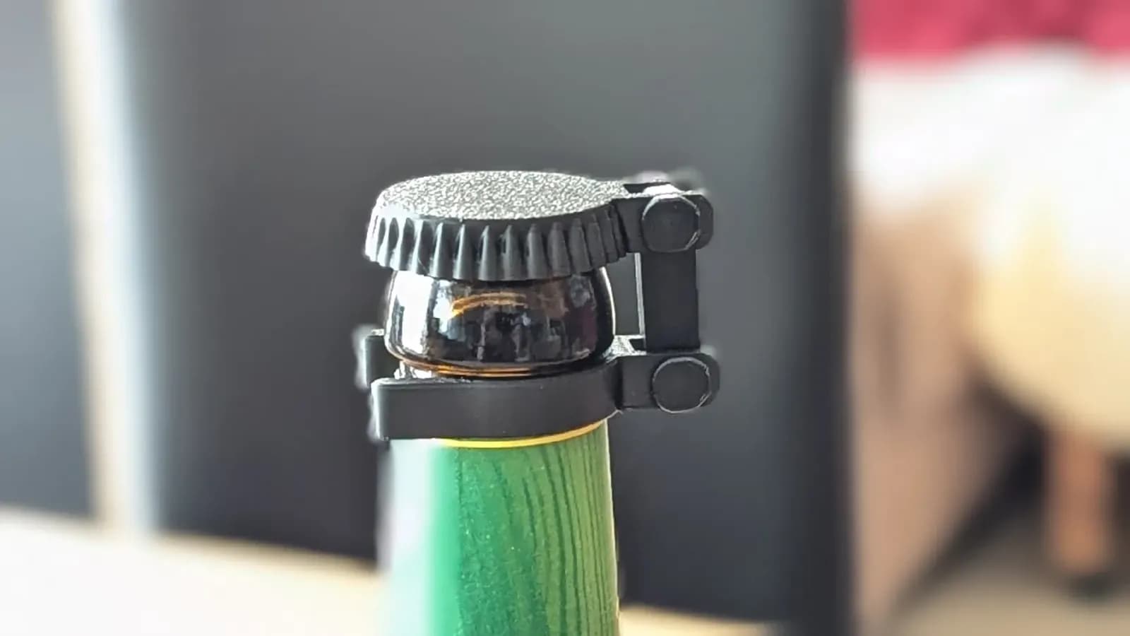 STL - abrebotellas para tapa de cerveza render 4