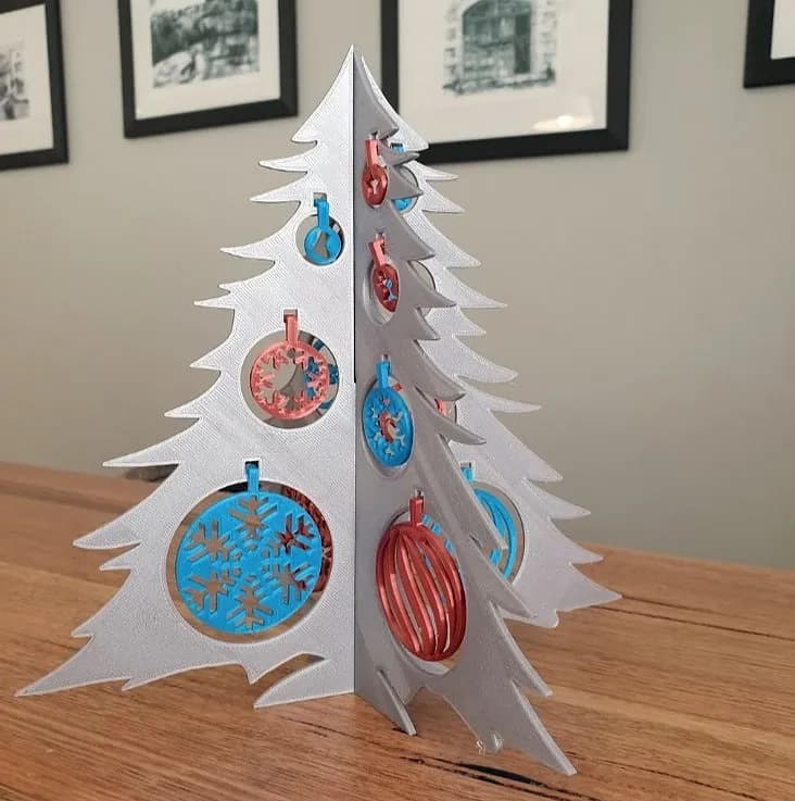 STL - árbol de navidad con adornos