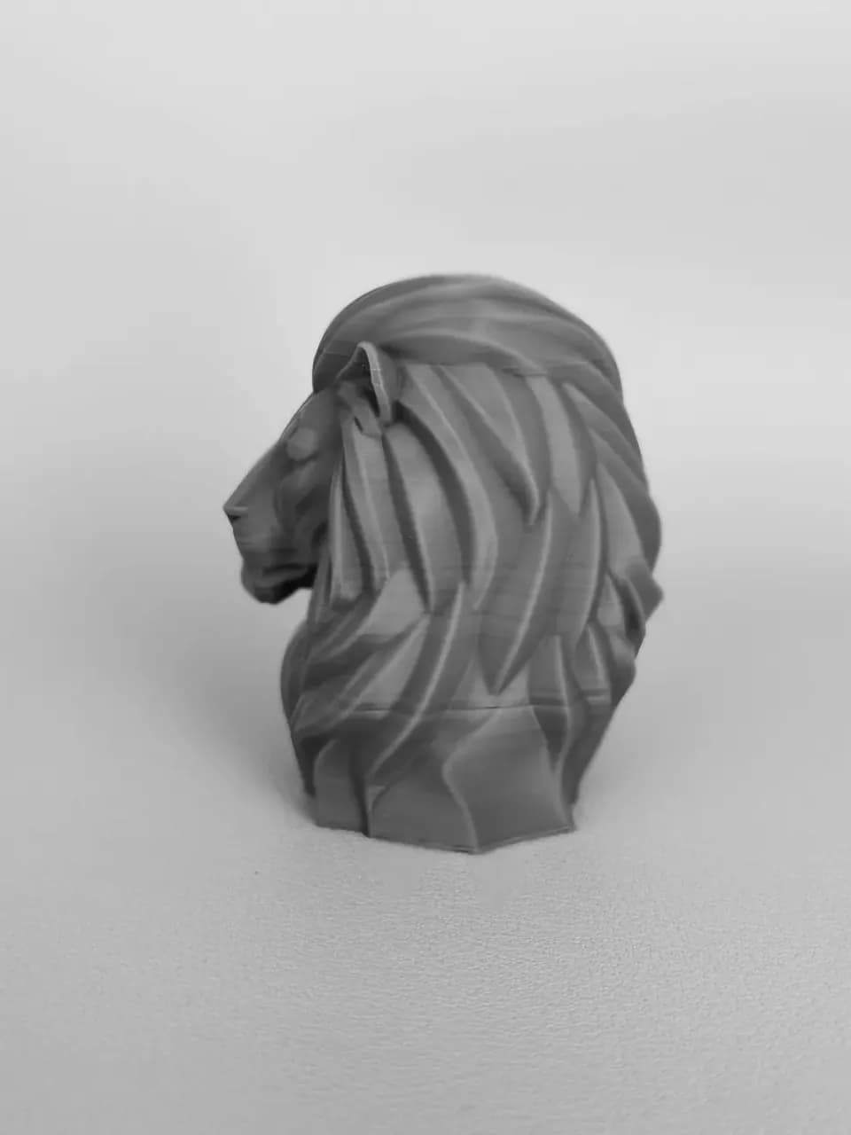 STL - Busto de León Esculpido render 2