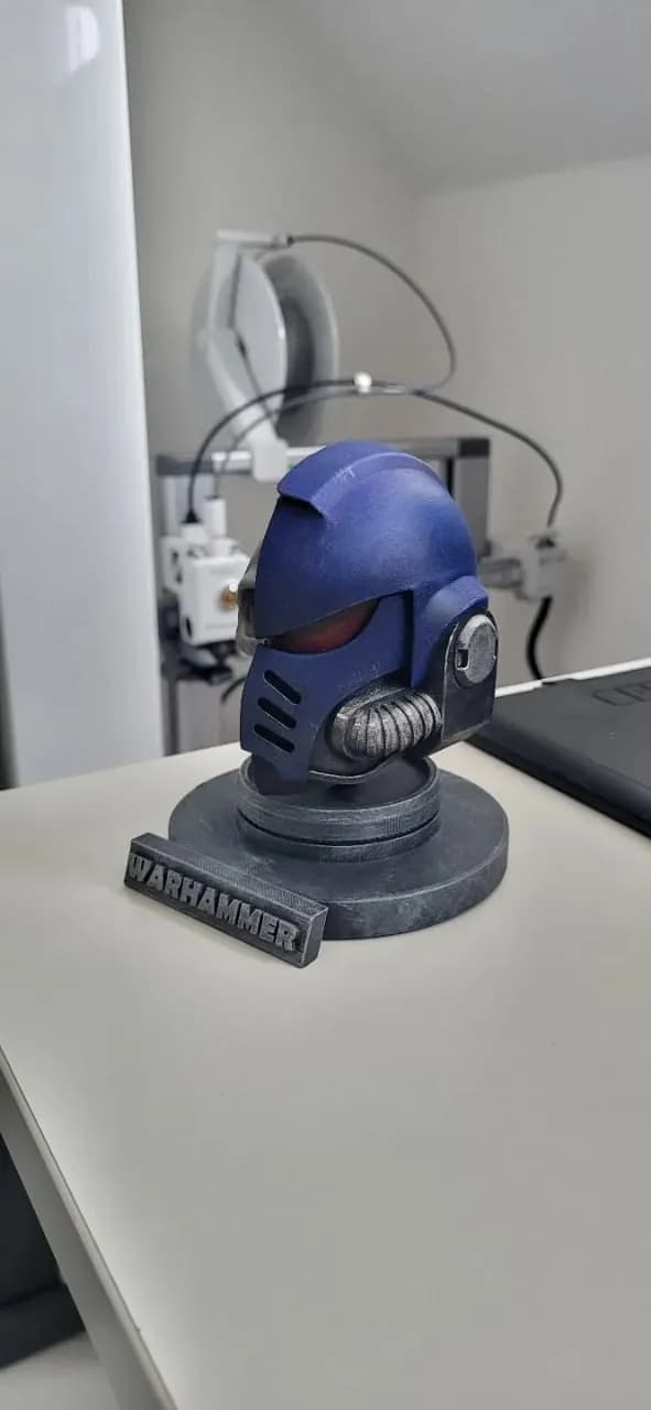 STL - Casco de Warhammer con calavera render 2