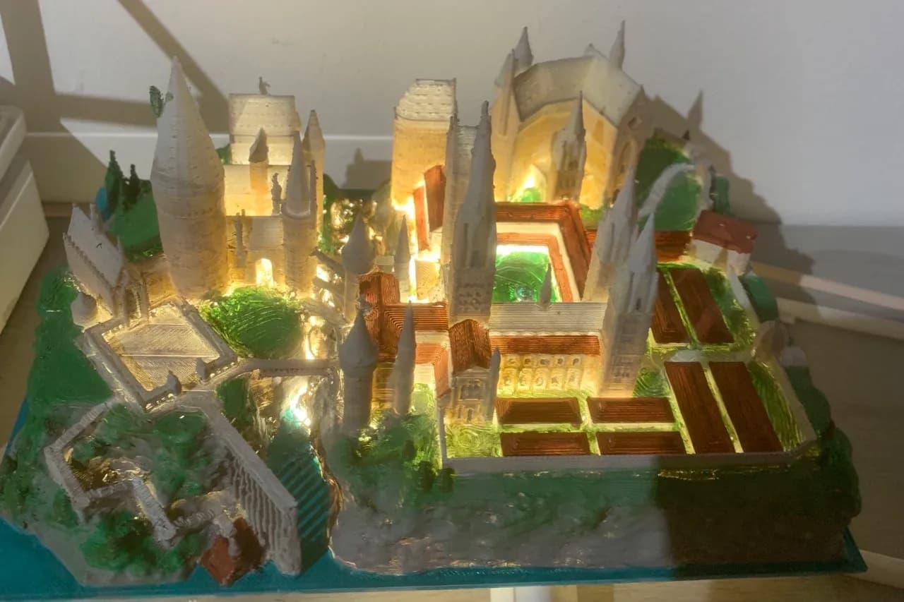 STL - Castillo de Hogwarts iluminado render 2