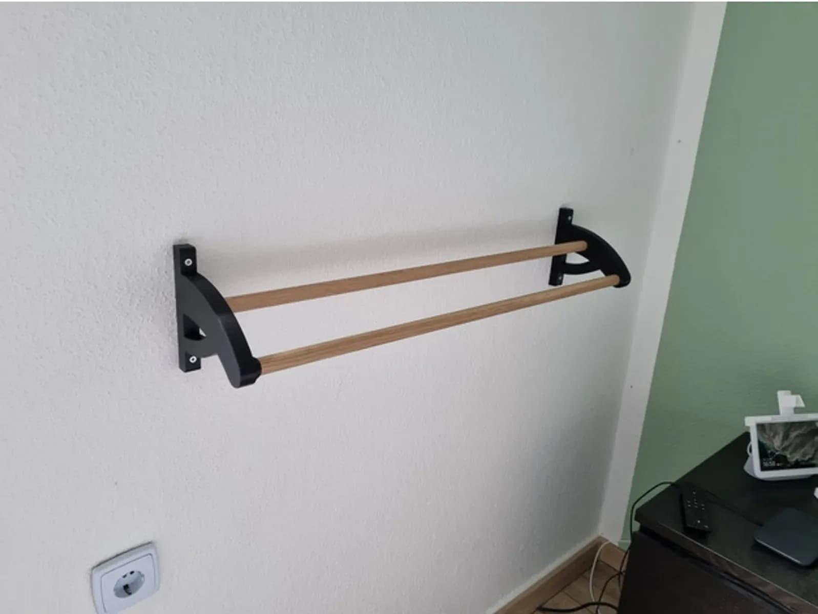 STL - Colgador de ropa para pared