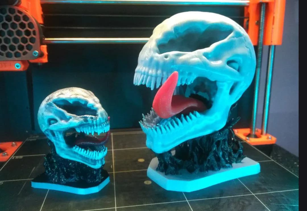 STL - Cráneo de Venom con base
