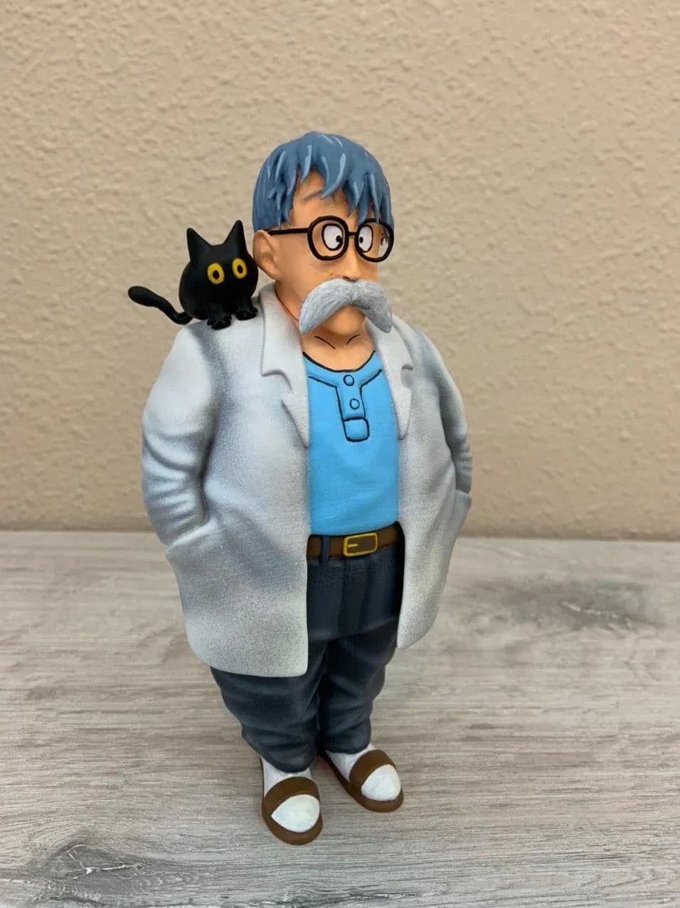 STL - Dr. Brief figura render 4