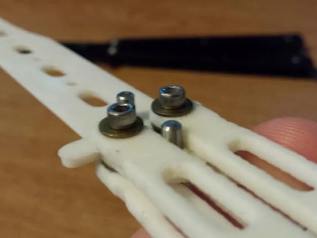 STL - Entrenador de mariposa cuchillo render 2