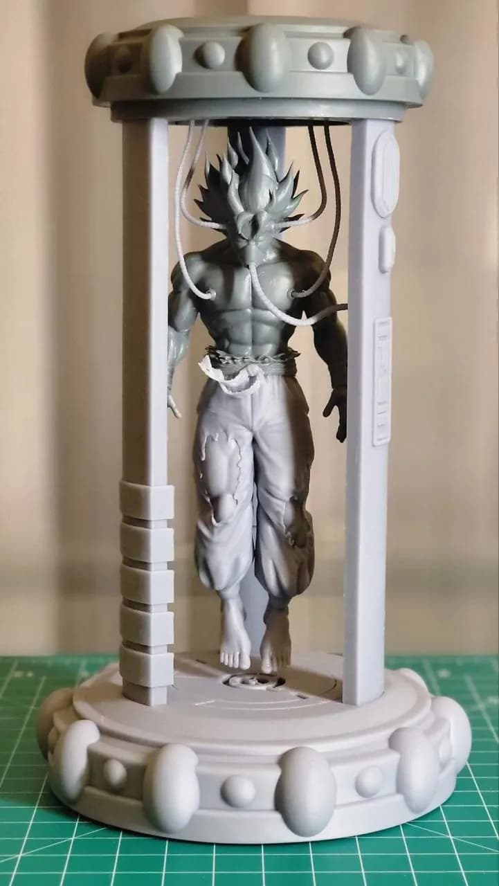 STL - Figura de Goku en cápsula 2