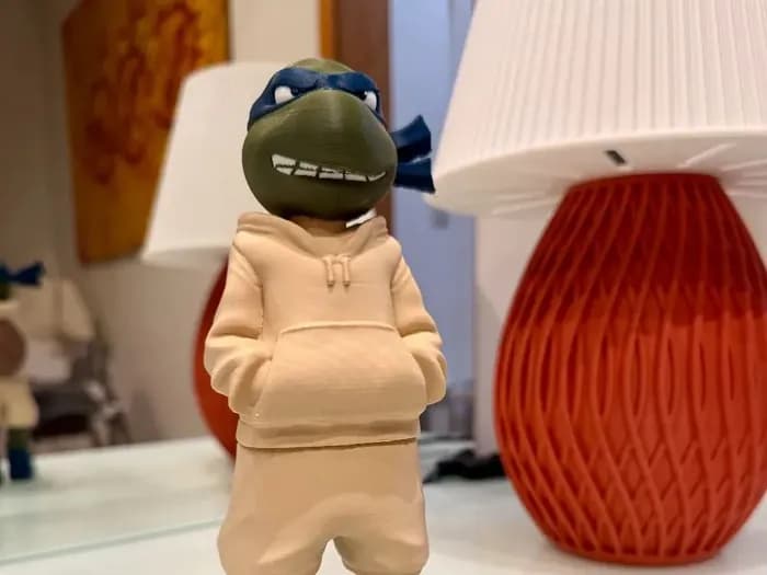 STL - Figura de Leonardo con Sudadera