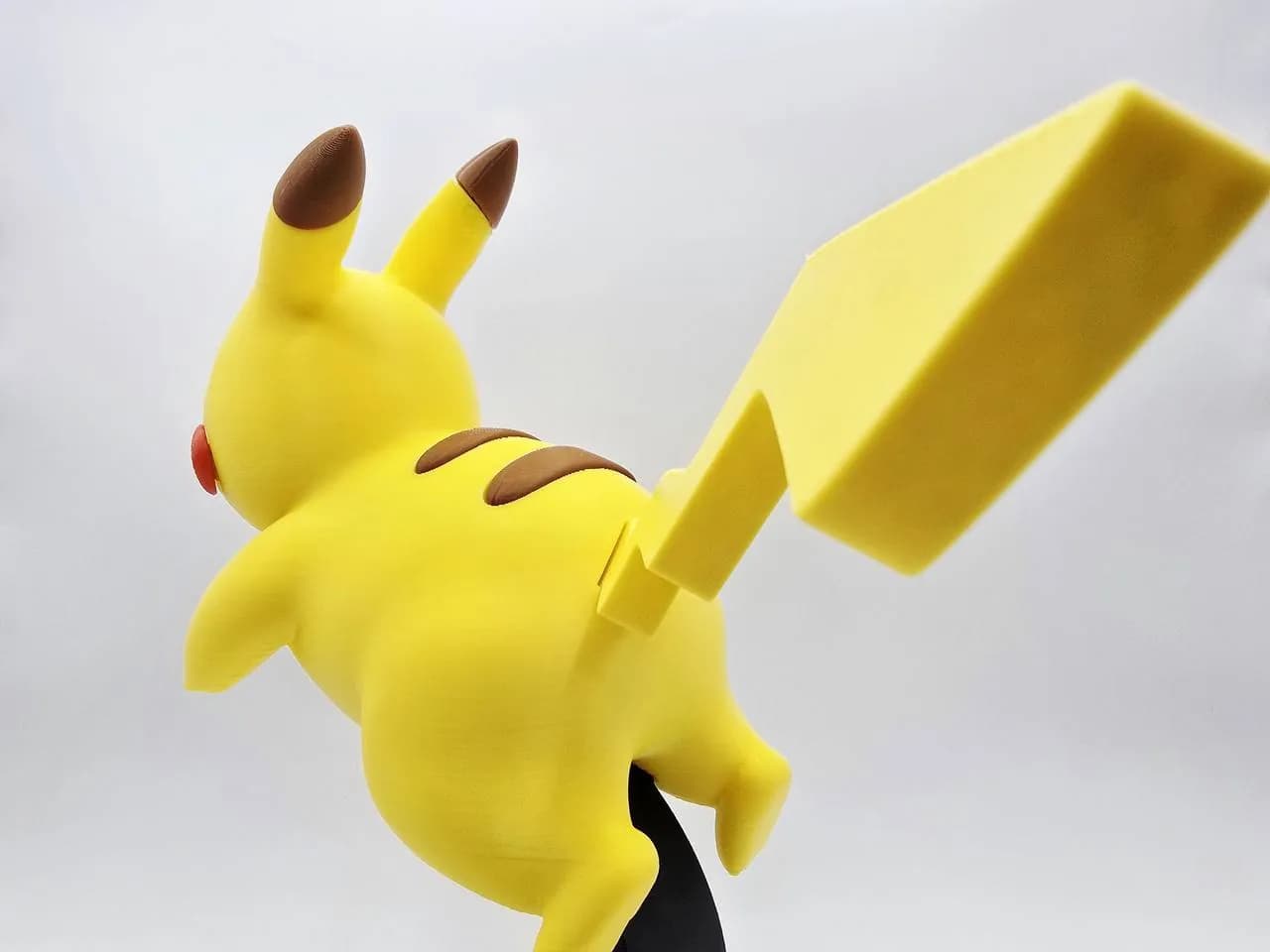 STL - Figura de Pikachu corriendo render 2