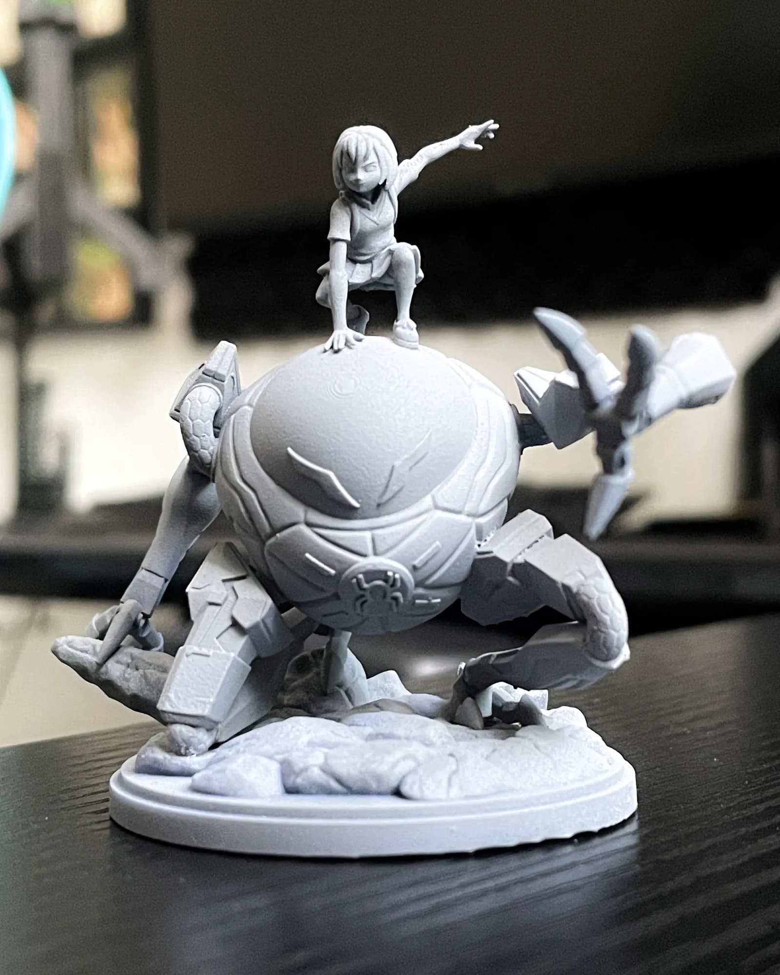 STL - Figura Mecánica de Araña con Niña render 4