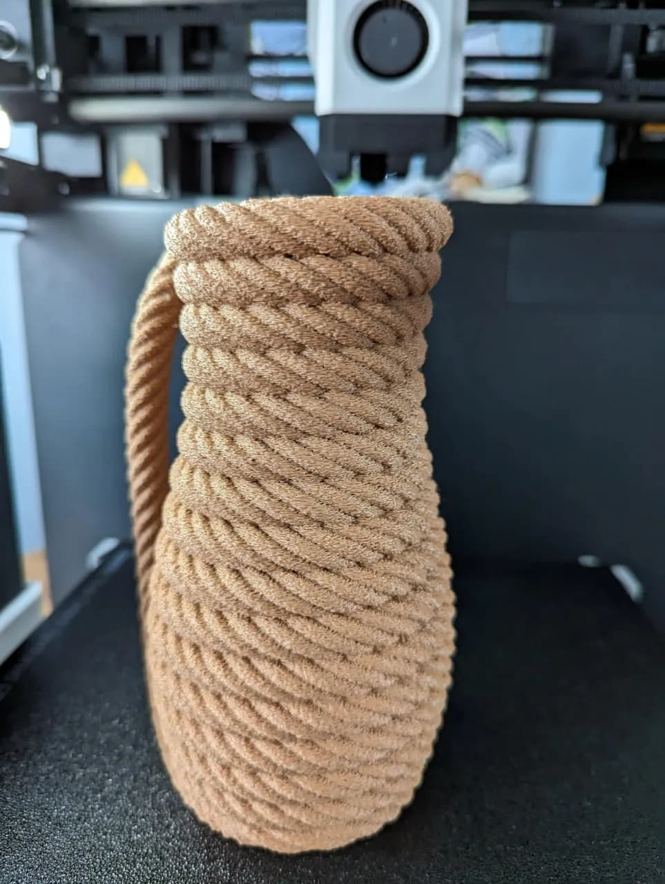 STL - Jarrón con textura de cuerda render 2