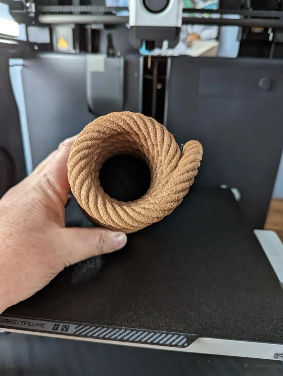 STL - Jarrón con textura de cuerda render 4