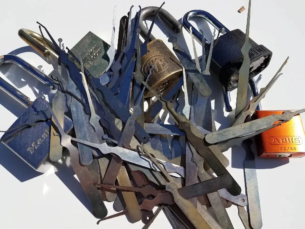 STL - Kit de ganzúas para cerraduras render 3