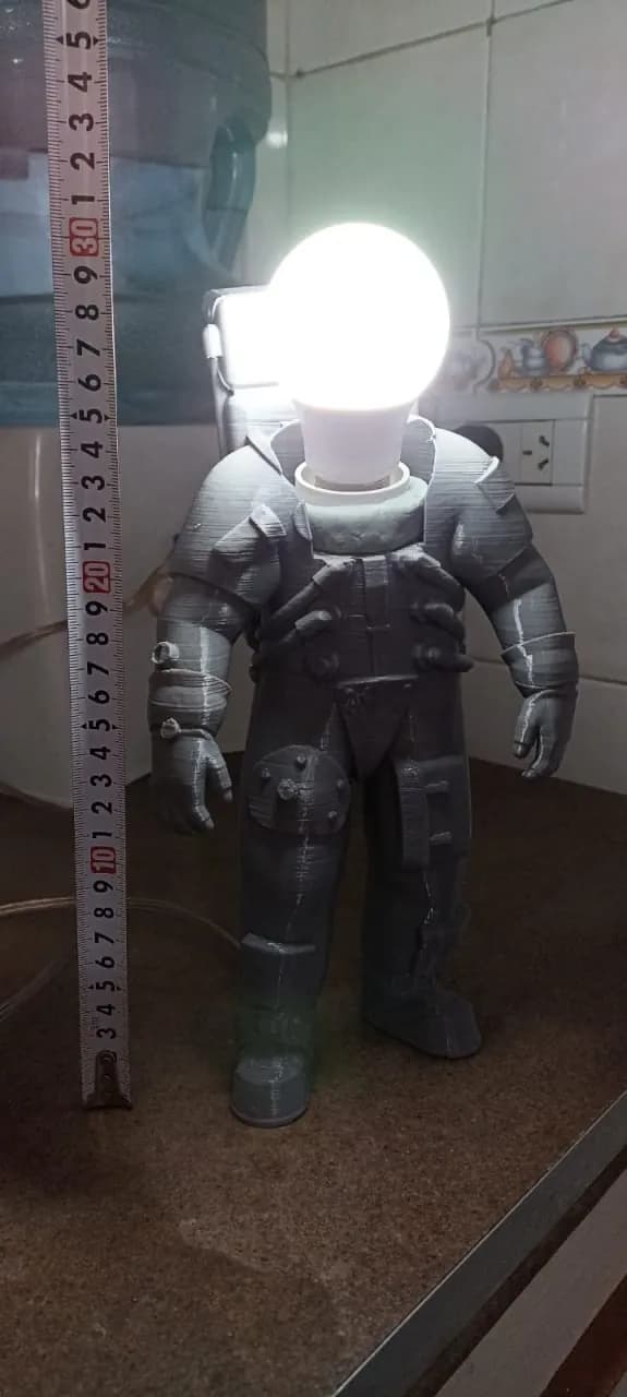 STL - Lámpara de astronauta render 2