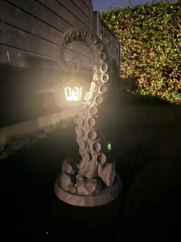 STL - Lámpara de Tentáculo con Linterna render 4