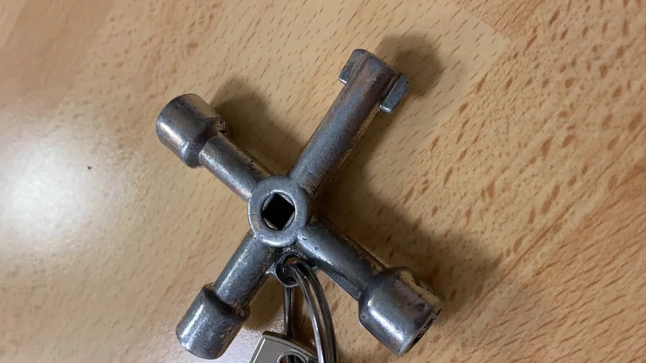 STL - Llave de utilidad cruzada