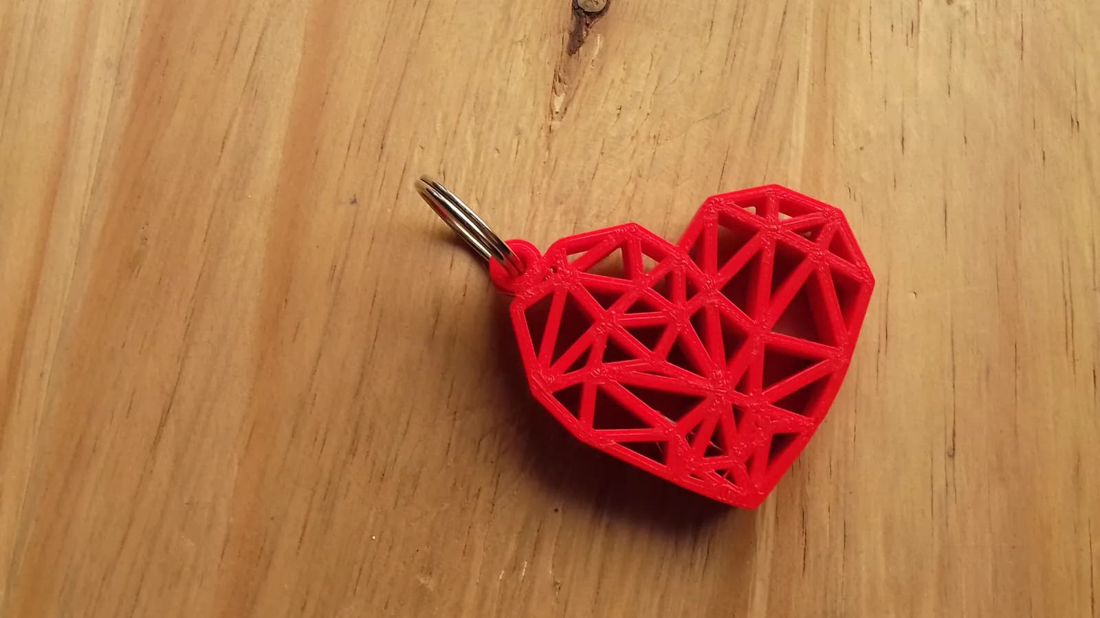 STL - llavero corazon geometrico render 5
