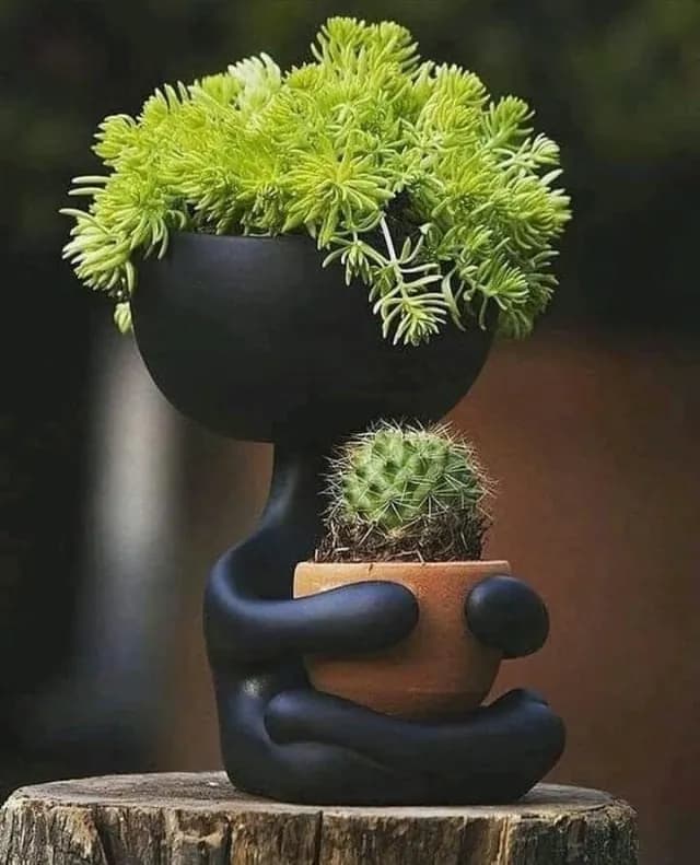 STL - Maceta figura abrazo