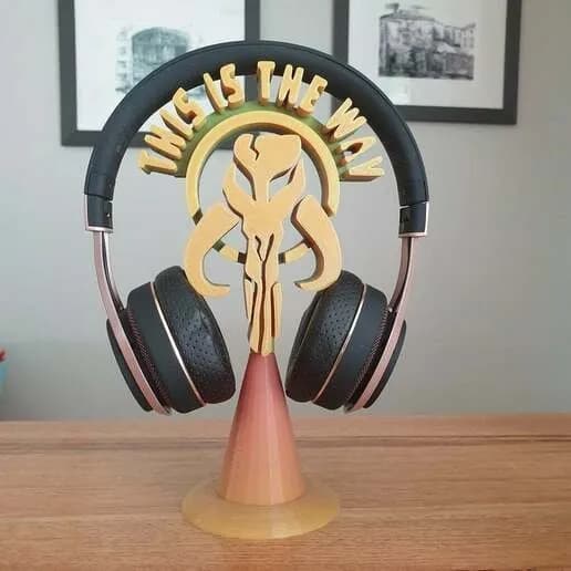 STL - mandalorian headphones stand render 4