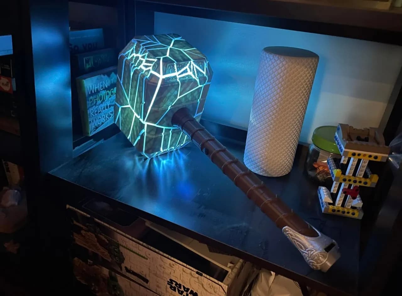 STL - Mjolnir agrietado