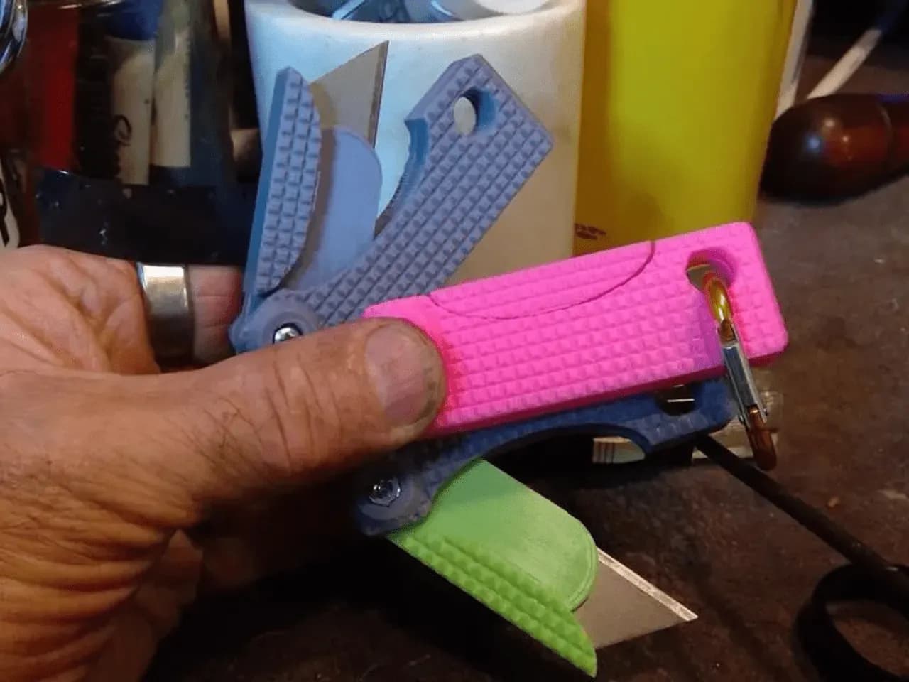 STL - Navaja utilitaria plegable EDC render 4