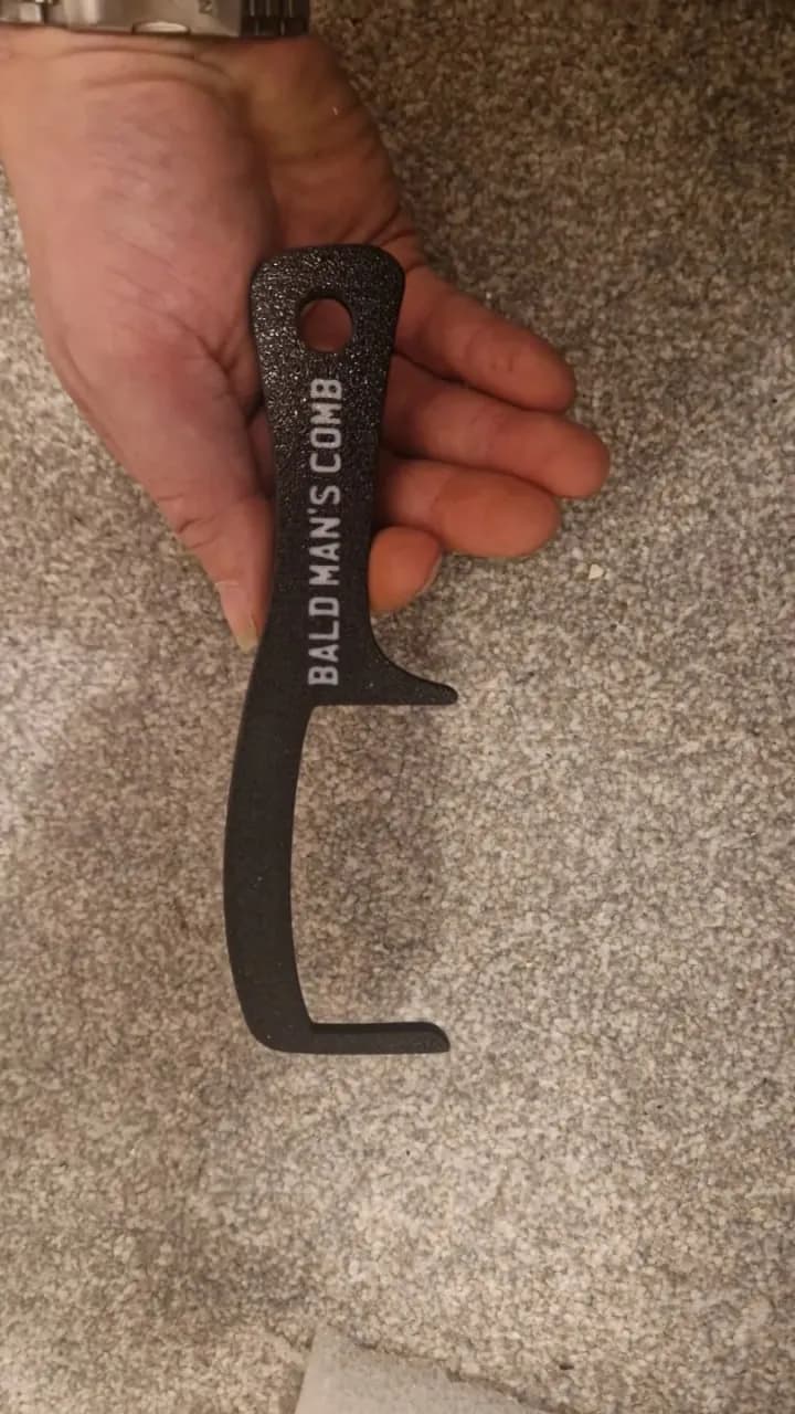 STL - Peine para hombre calvo render 2