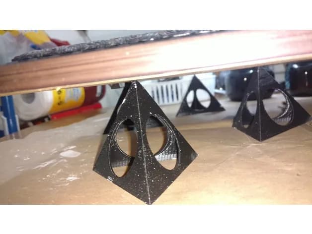 STL - Pirámide de Pintor render 2