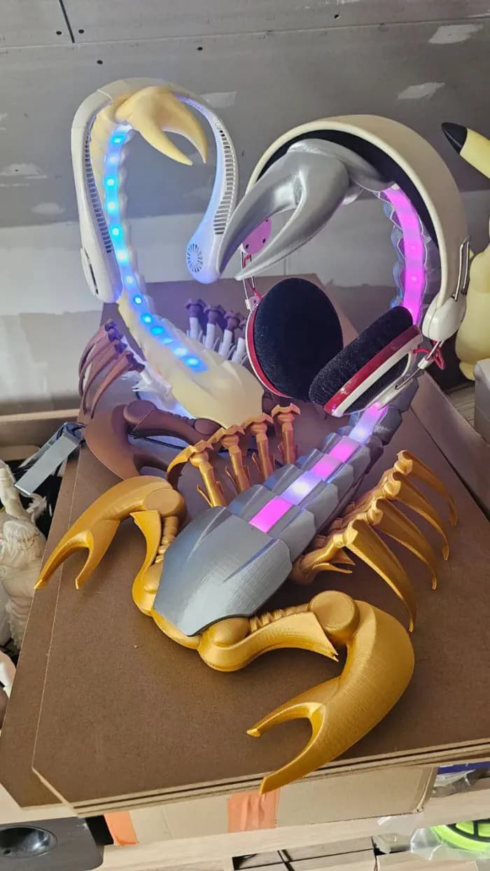 STL - scorpion headphone led stand