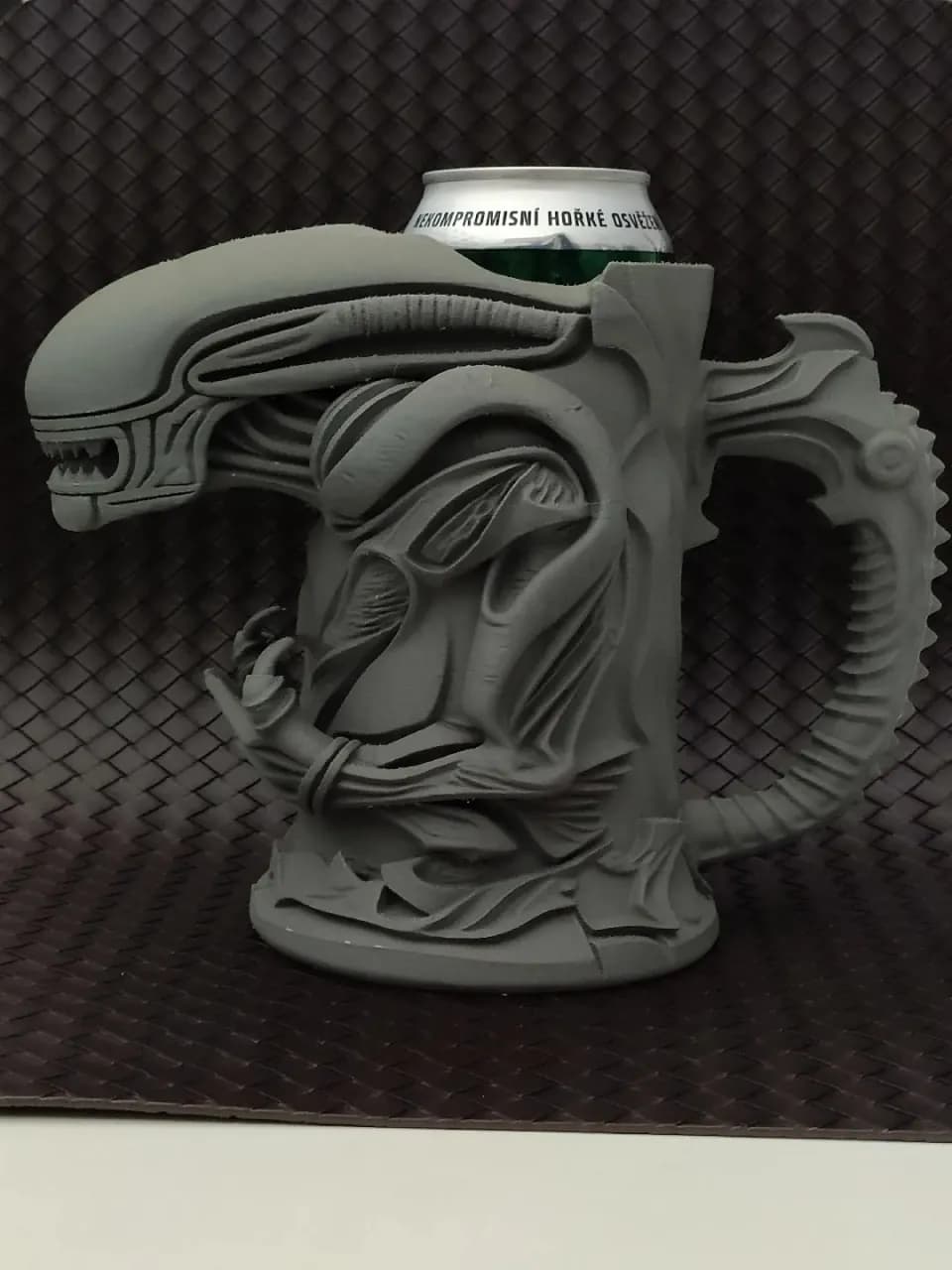 STL - Soporte para lata Xenomorfo Alien render 2