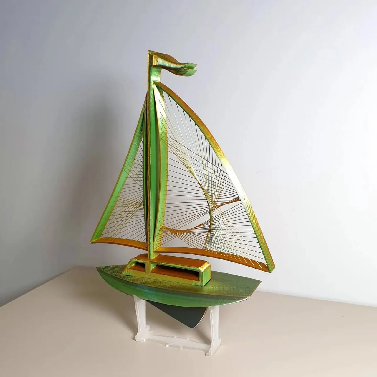 STL - Yate de vela abstracto