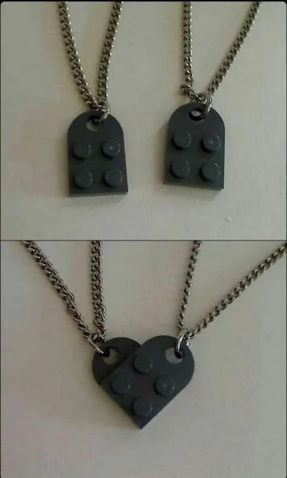 STL - Collar con corazón de piezas de Lego render 1