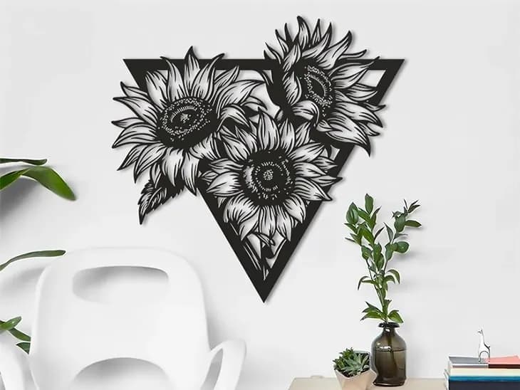 STL - Sunflower wall decor in a triangle