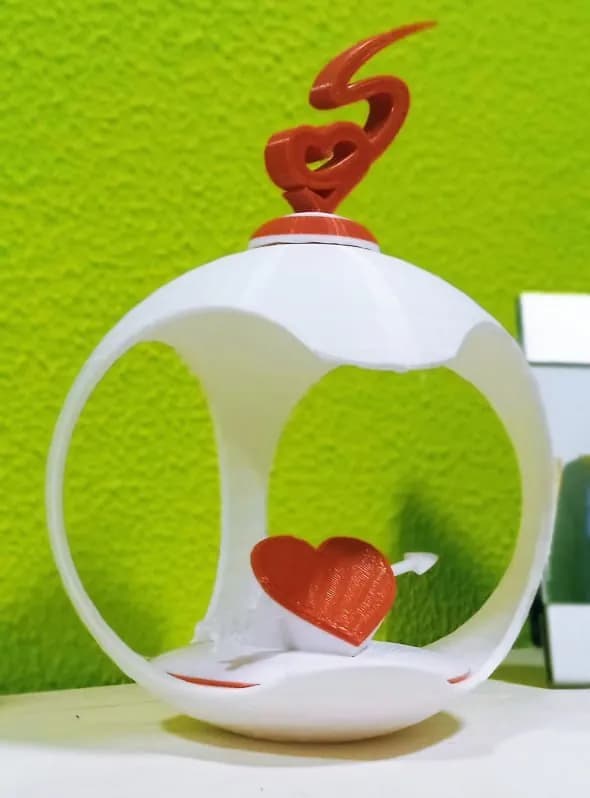 STL - Esfera Decorativa Corazón con Flecha render 1