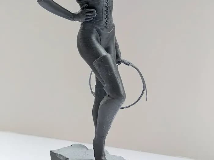 STL - Figura de cazadora render 2