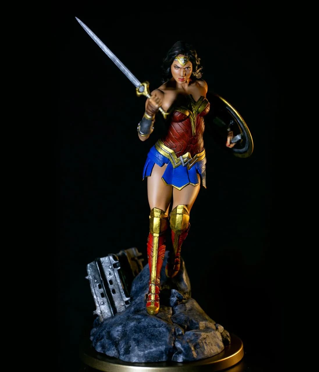 STL - Figura De Wonder Woman Con Espada Y Escudo