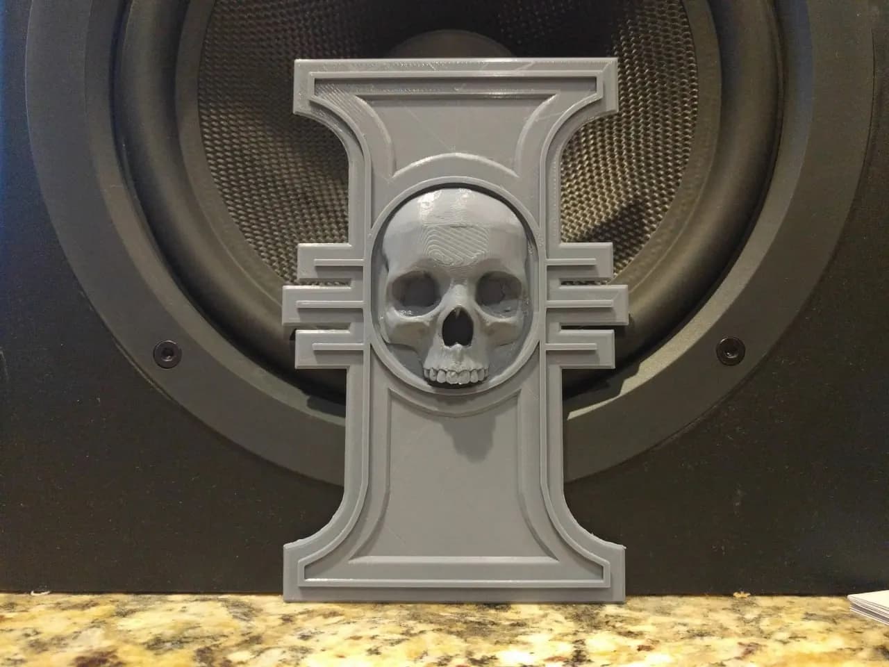 STL - Insignia de la Inquisición con Calavera render 1