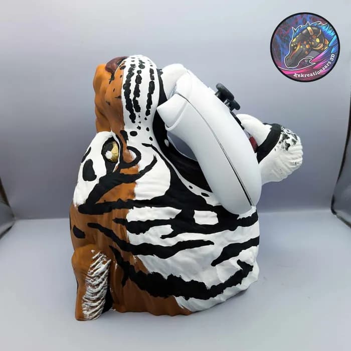 STL - kekreations tiger controller holder render 1