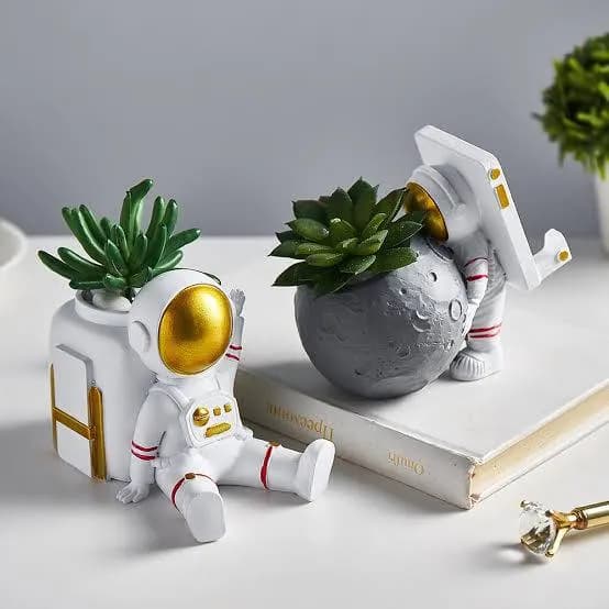 STL - Maceta Astronauta con Planta Suculenta render 1