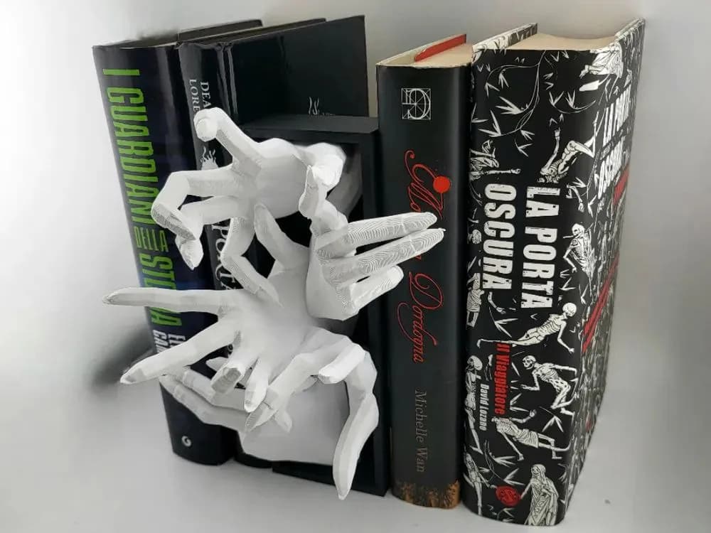 STL - Soporte de libro de manos de terror render 1